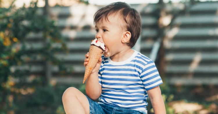 Tata - autonomia dei bambini in cucina e a tavola